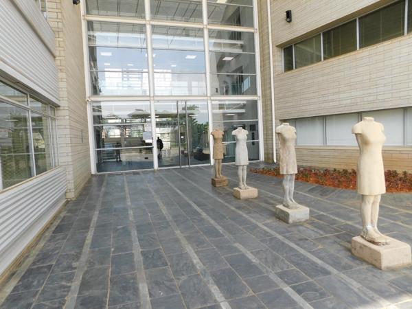 938  m² Commercial space