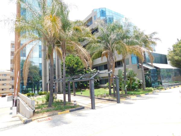 2 000  m² Commercial space