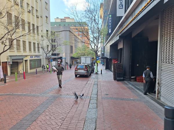 663  m² Commercial space