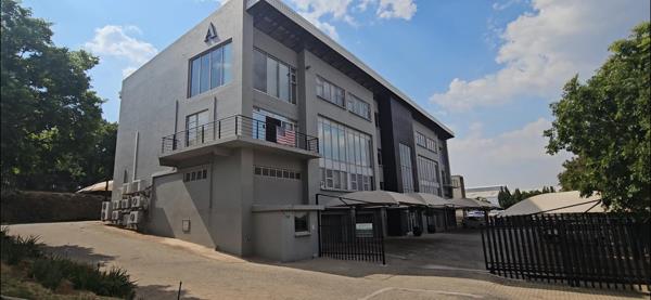 236  m² Commercial space