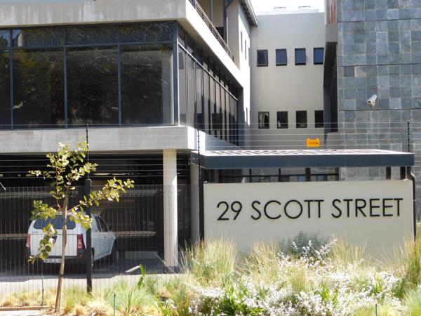 329  m² Commercial space