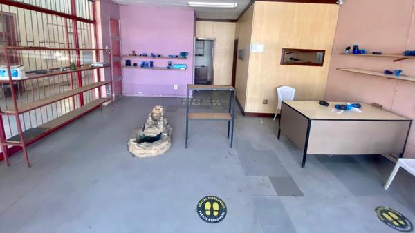 55  m² Commercial space