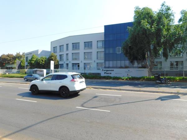 909  m² Commercial space