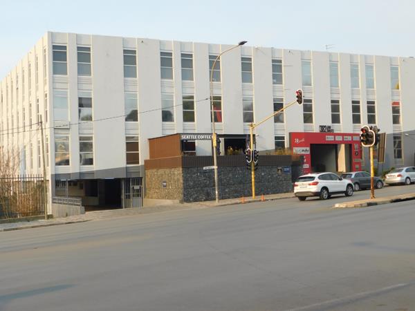 91  m² Commercial space