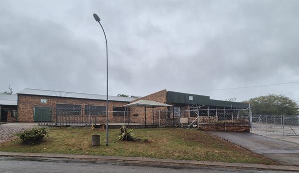 1 350  m² Industrial space