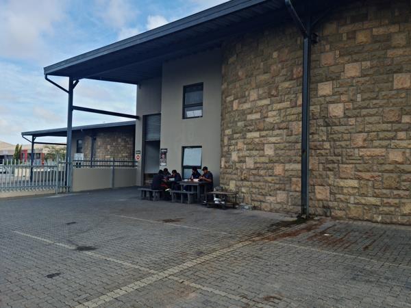 394  m² Industrial space