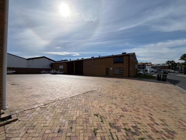 320  m² Industrial space