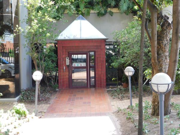 163  m² Commercial space