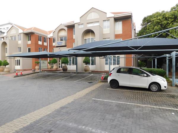 303  m² Commercial space