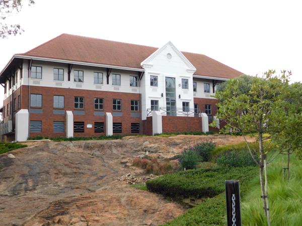 525  m² Commercial space