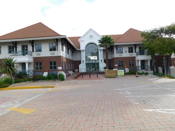 1 049  m² Commercial space