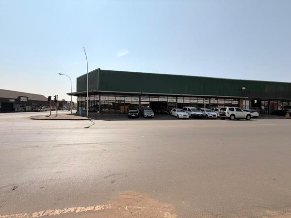 780  m² Commercial space