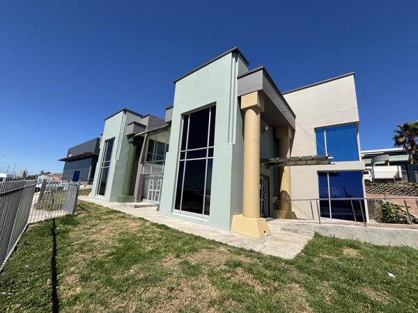 175  m² Commercial space