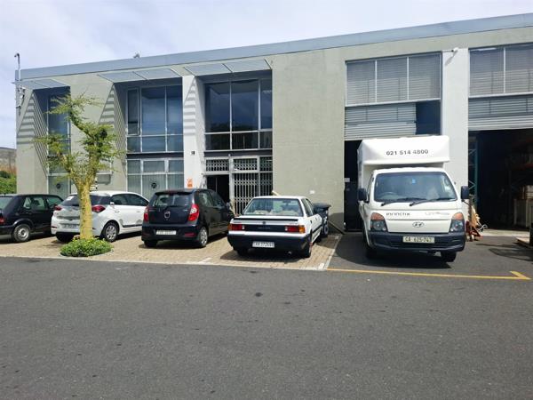 194  m² Commercial space