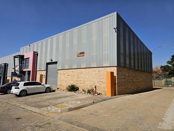424  m² Industrial space