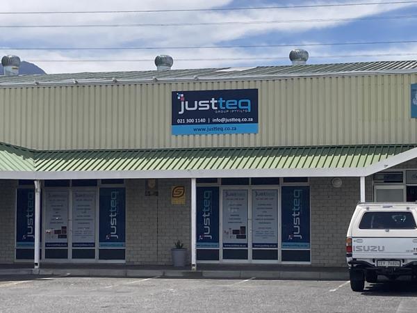 23  m² Retail Space