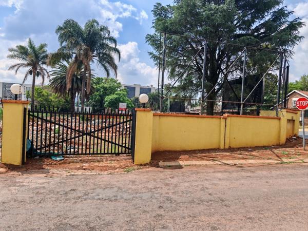 1 686 m² Land