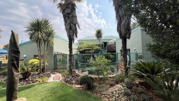 1 564  m² Commercial space