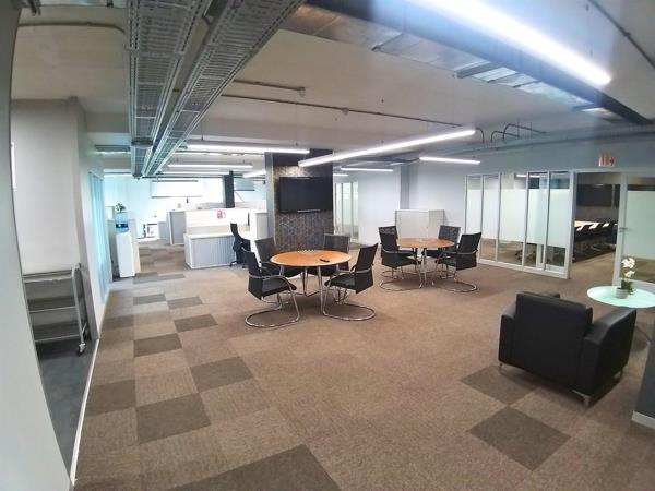 321  m² Office Space