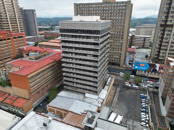 12 000 m² Commercial space