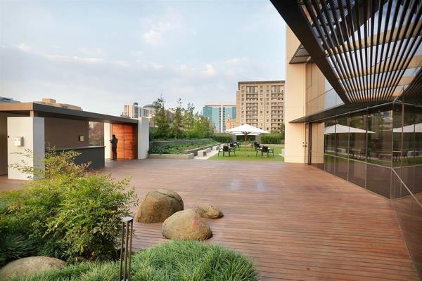 211  m² Commercial space