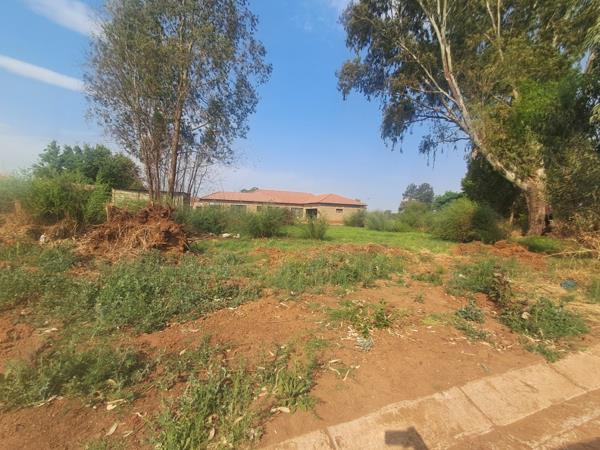 1 150 m² Land