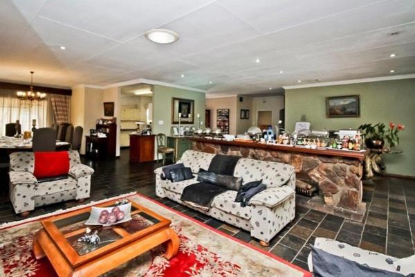 9 Bedroom House