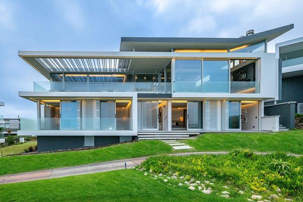 6 Bedroom House