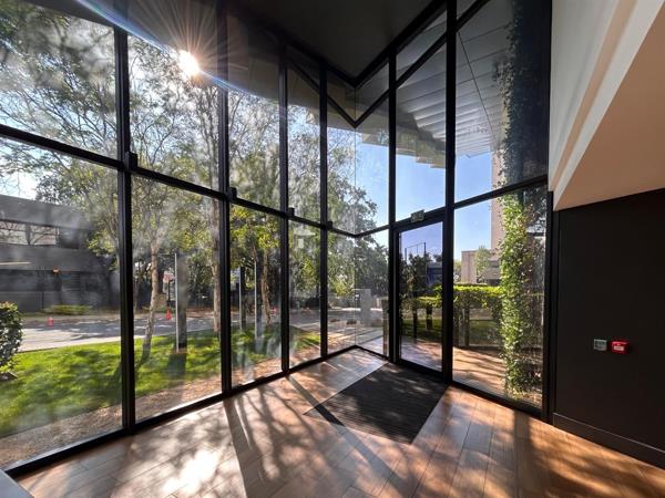 1 005  m² Commercial space