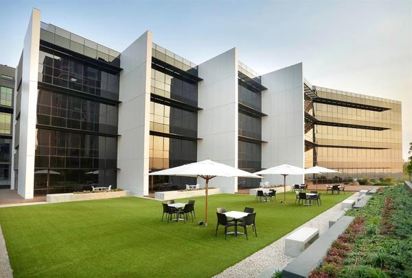 2 677  m² Commercial space