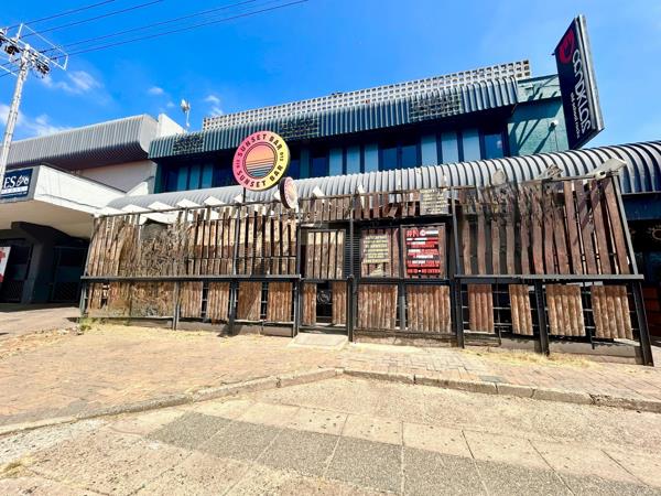 748  m² Commercial space