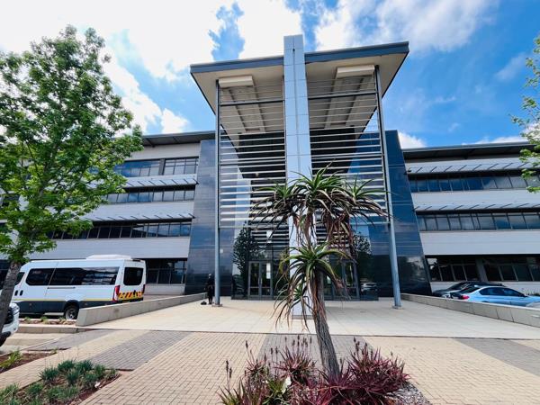 1 050  m² Commercial space