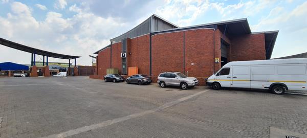 2 500  m² Industrial space