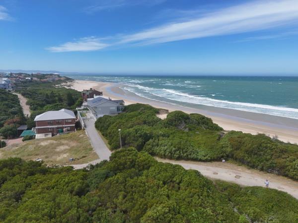 1 145 m² Land