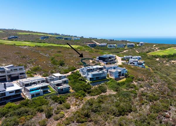1 055 m² Land