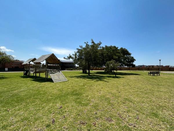 1 275 m² Land