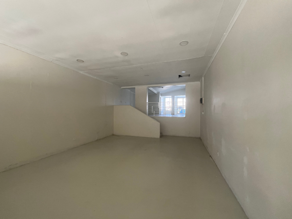 123  m² Commercial space