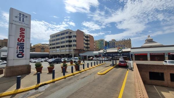 136  m² Commercial space