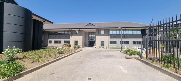 3 949 m² Office Space