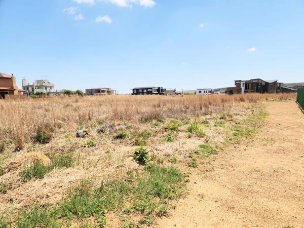 896 m² Land