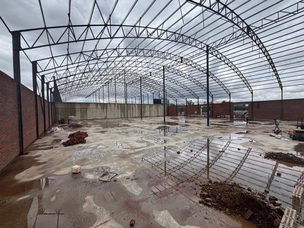 2 300  m² Industrial space