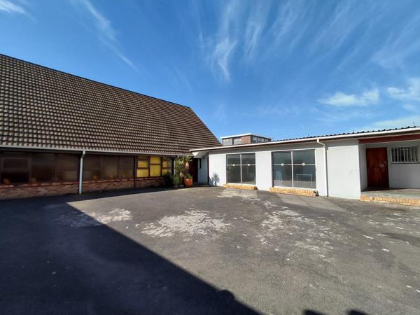 669  m² Commercial space