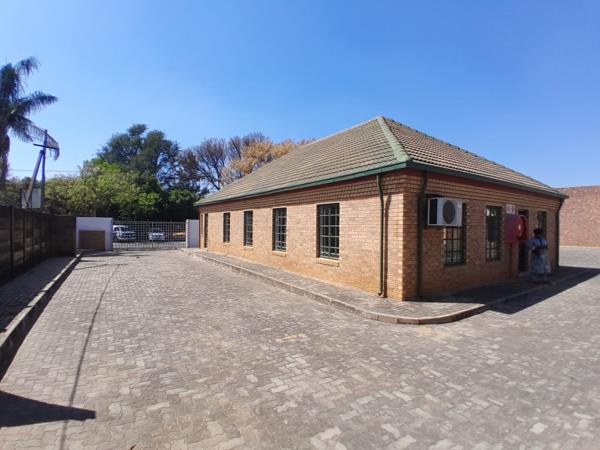 120  m² Office Space