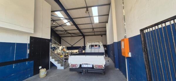 218  m² Industrial space