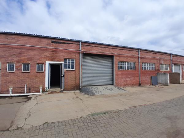 215  m² Industrial space