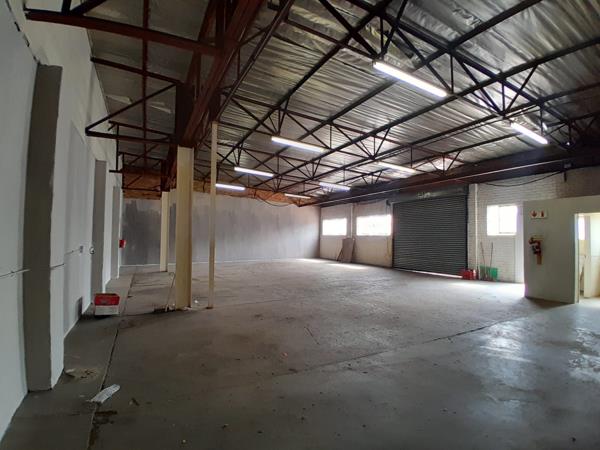 215  m² Industrial space