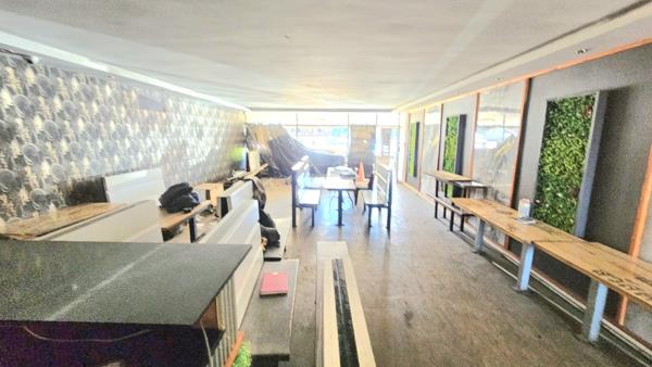 136  m² Retail Space