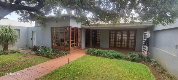 10 Bedroom House