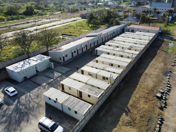 713  m² Commercial space