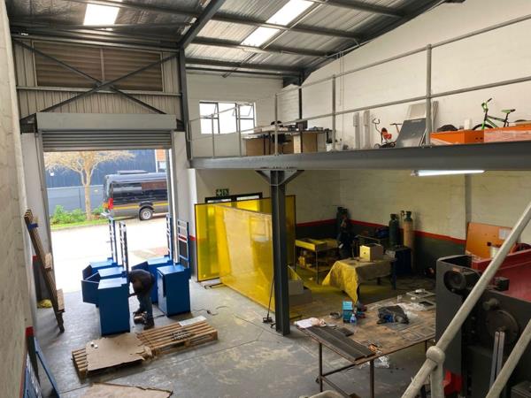 184  m² Commercial space